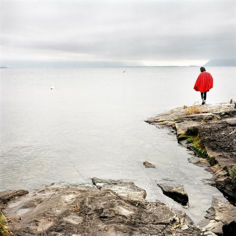 La cape rouge, 2014, Lac sensible
<br>© Sarah Carp