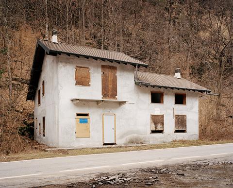 Italie maison 18, 2013, from the series «déambulations environnantes»
<br>© Guillaume Collignon