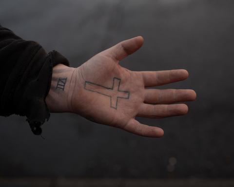 Àrasaig – Safe Place
Cross in hand
Scotland 2018
© Alfio Tommasini