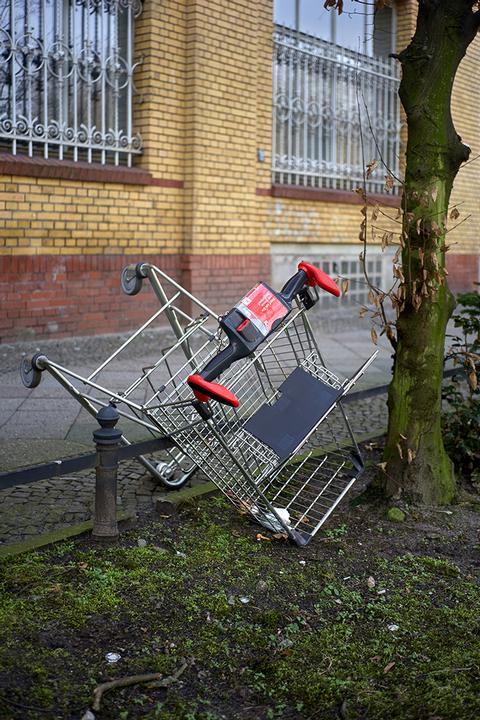 untitled, Einkaufswagen, 2017
<br>© Luca Ellena