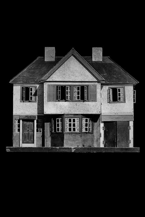 Maison Triang Toys, Angle¬terre, vers 1930 - 1950. Série ‘Façades’, 2016
<br>© Kleio Obergfell